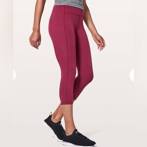 Lululemon Speed Up Crop *21"
Ruby Wine Women's Burgundy Athletic Leggings Sz 8